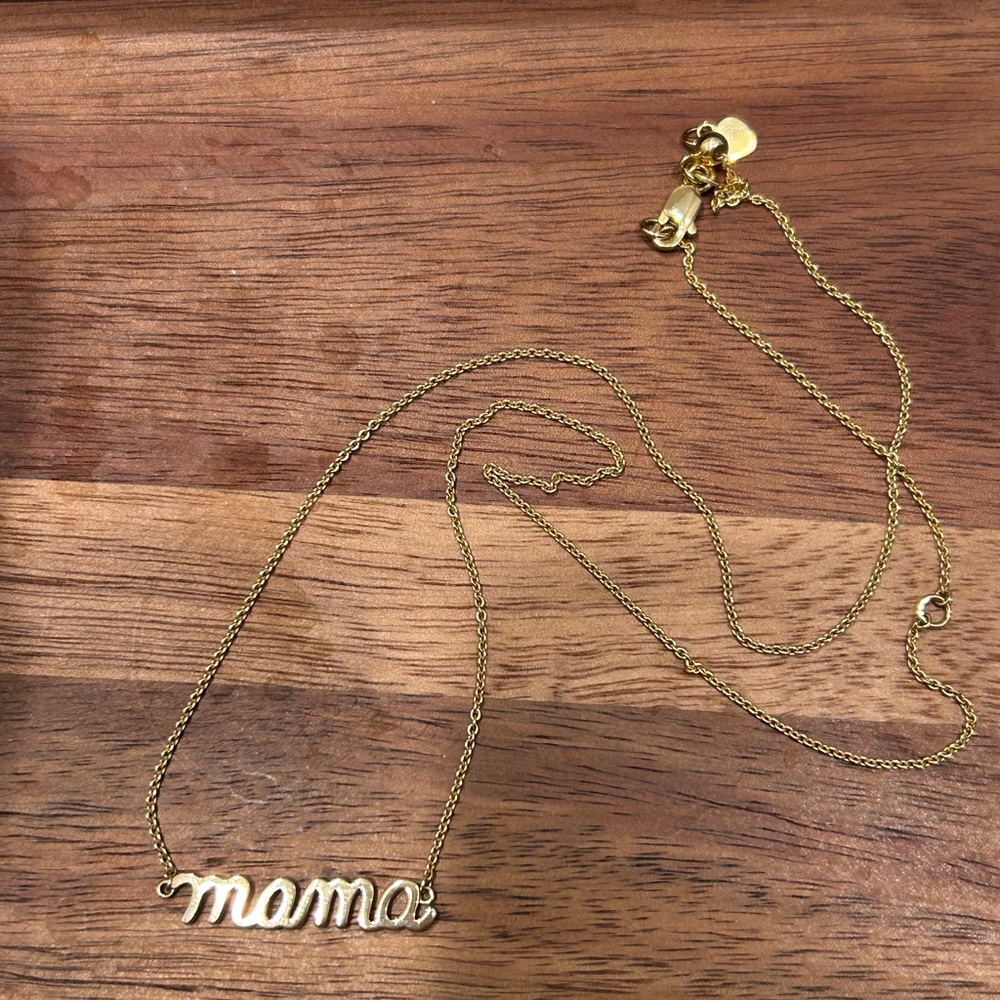 Gold 'Mama' Necklace from Noemie Jewelers 18kt solid gold NEW condition!